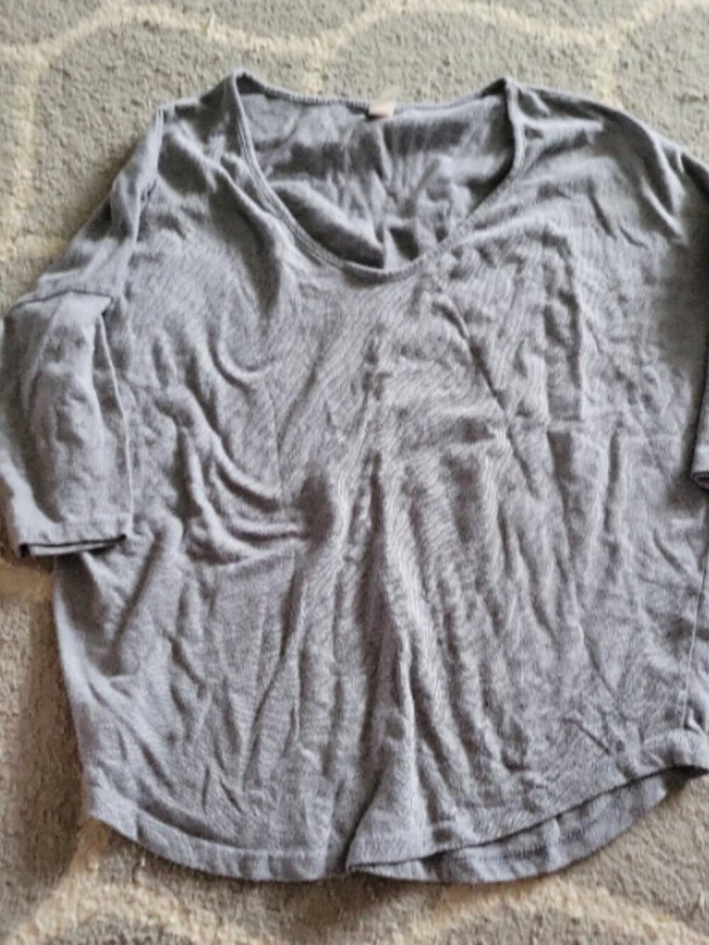 Womens size medium gray shirt